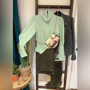 NWT Anthropologie puff/lantern-sleeve turtleneck Sz S in mint